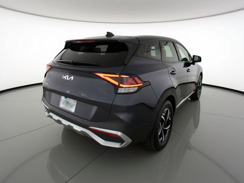 Used 2025 Kia Sportage LX image 7