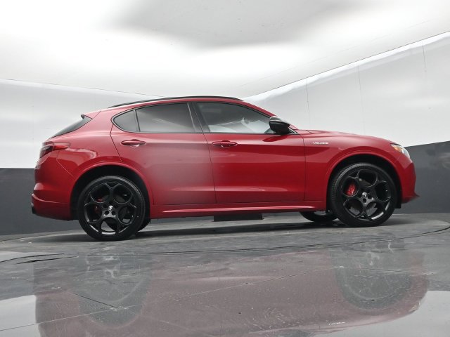 Used 2023 Alfa Romeo Stelvio Veloce AWD/4WD image 52