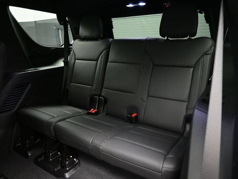 Used 2026 Chevrolet Tahoe Z71 w/ Comfort Package AWD/4WD image 27