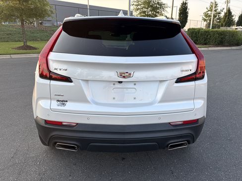 Used 2022 Cadillac XT4 Luxury w/ Cold Weather Package AWD/4WD image 8