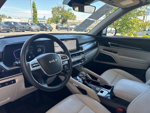 Used 2025 Kia Telluride S FWD image 11