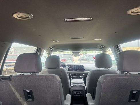 Used 2025 Chevrolet Traverse LT image 30