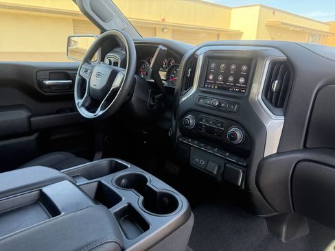 Used 2024 Chevrolet Silverado 1500 Custom Trail Boss w/ Dark Appearance Package image 18
