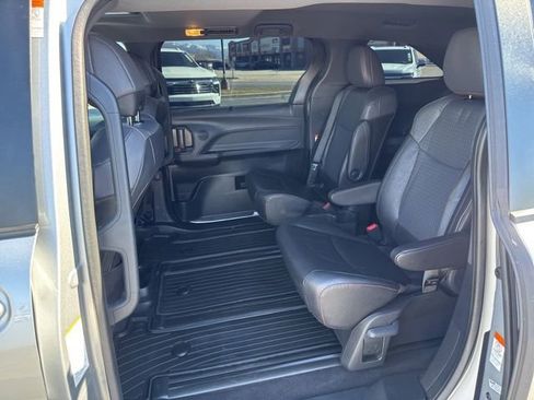 Used 2024 Toyota Sienna XSE image 15