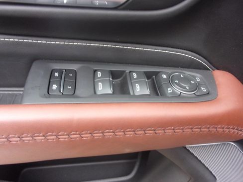 Used 2024 GMC Yukon XL Denali Ultimate image 10