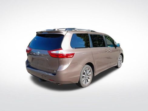 Used 2018 Toyota Sienna LE AWD/4WD image 8