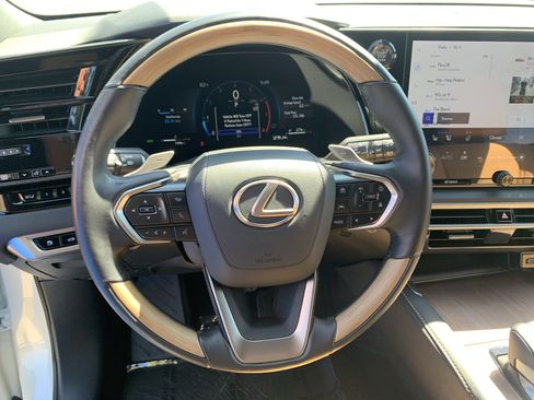 Used 2026 Lexus RX 350 Premium w/ Accessory Package (Z1) FWD image 18
