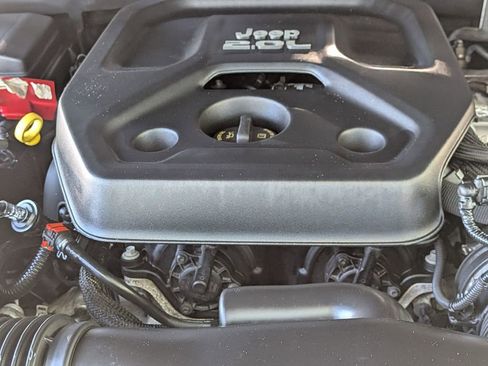 Used 2020 Jeep Wrangler Unlimited Sahara AWD/4WD image 13