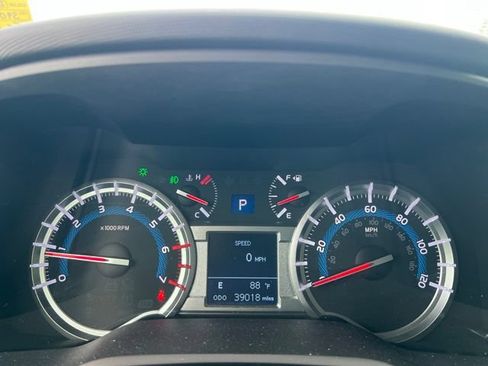 Used 2019 Toyota 4Runner TRD Off-Road AWD/4WD image 16