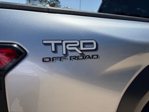 Used 2025 Toyota Tacoma TRD Off-Road AWD/4WD image 8