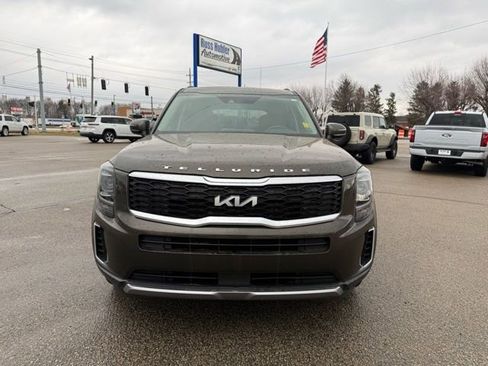 Used 2022 Kia Telluride S image 2