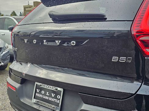 Certified 2025 Volvo XC40 B5 Plus w/ Protection Package Premier image 15