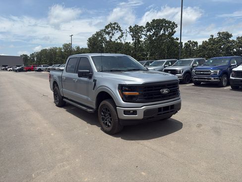 Used 2026 Ford F150 XLT w/ XLT Black Appearance Package AWD/4WD image 4