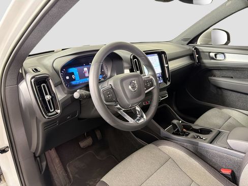 Certified 2023 Volvo XC40 B4 Core w/ Climate Package FWD image 10