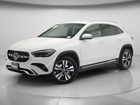 Certified 2025 Mercedes-Benz GLA 250 image 3