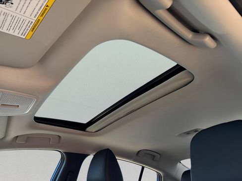 New 2026 Nissan Sentra SR w/ SR Premium Package FWD image 19