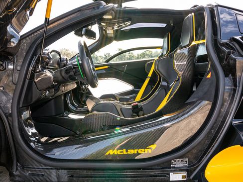 Used 2019 McLaren Senna image 52