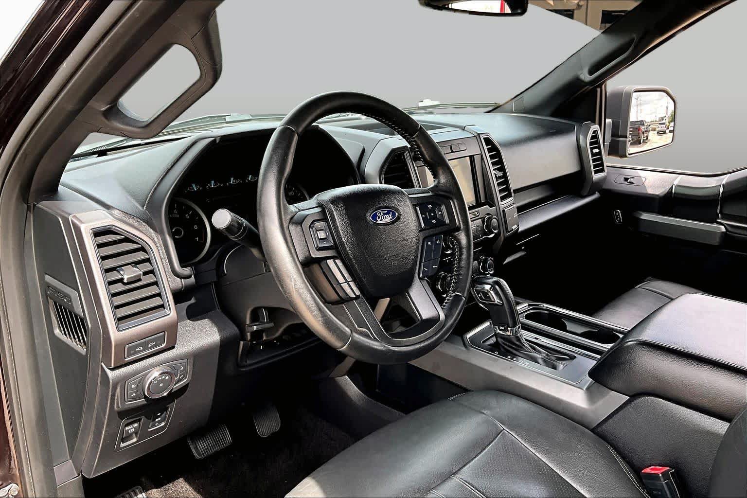 Used 2018 Ford F150 XLT w/ Equipment Group 302A Luxury AWD/4WD image 18