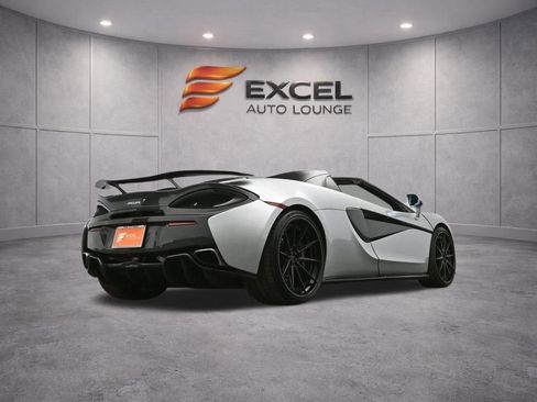 Used 2019 McLaren 570S Spider RWD image 42