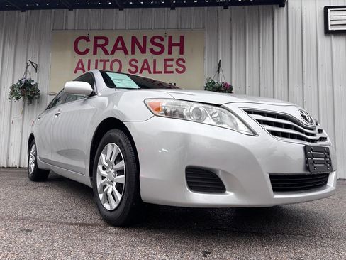 Used 2011 Toyota Camry LE FWD image 1