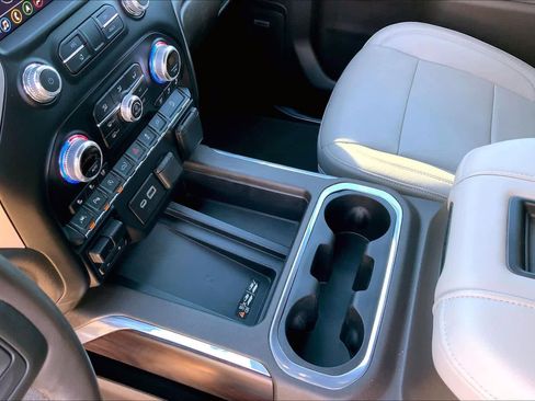 Used 2020 GMC Sierra 1500 SLT image 16