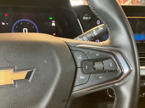 Used 2024 Chevrolet Trax LT w/ LT Convenience Package FWD image 13