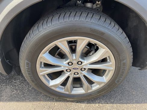 Used 2020 Ford Explorer XLT w/ Equipment Group 202A image 9