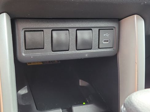 Certified 2024 Toyota Corolla Cross LE image 24