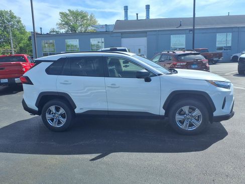 Certified 2025 Toyota RAV4 LE AWD/4WD image 2