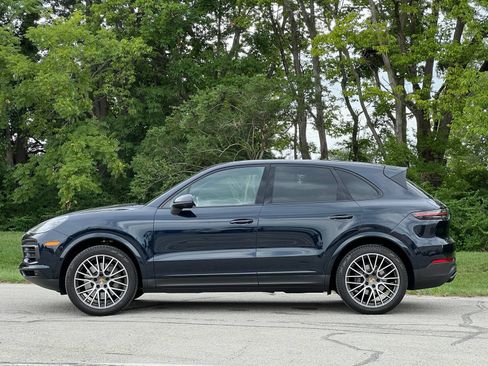 Used 2019 Porsche Cayenne S AWD/4WD image 2