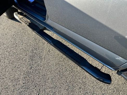 Used 2022 Chevrolet Colorado LT w/ LT Convenience Package image 17