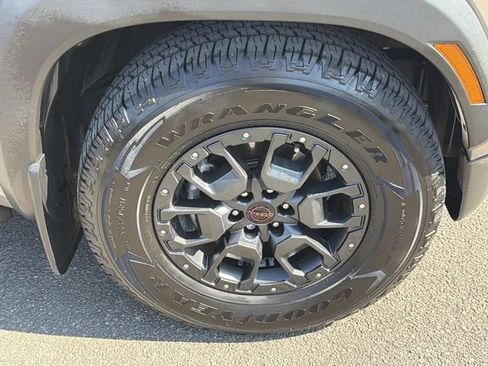 Used 2022 Nissan Frontier Pro-X w/ Pro-X Premium Package RWD image 11