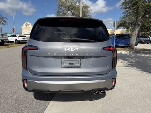 Certified 2023 Kia Telluride SX Prestige X-Pro image 3
