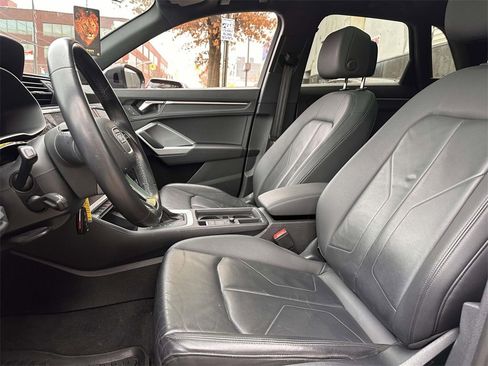 Used 2022 Audi Q3 2.0T Premium image 16