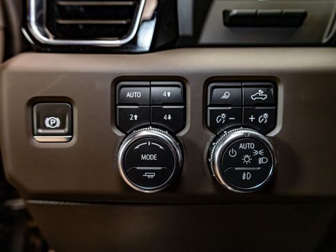 Used 2024 GMC Sierra 3500 Denali w/ Denali Reserve Package image 23