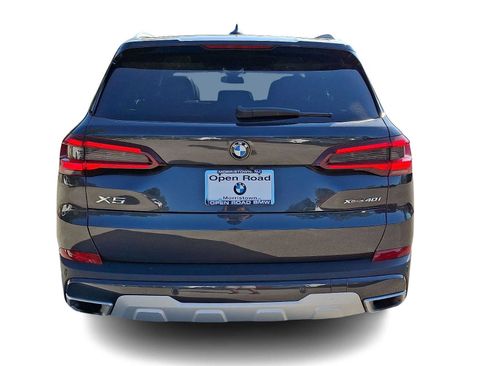 Used 2023 BMW X5 xDrive40i w/ Parking Assistance Package AWD/4WD image 5