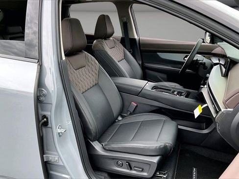 New 2026 Nissan Murano Platinum image 11