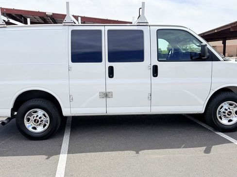 Used 2017 GMC Savana 2500 RWD image 7