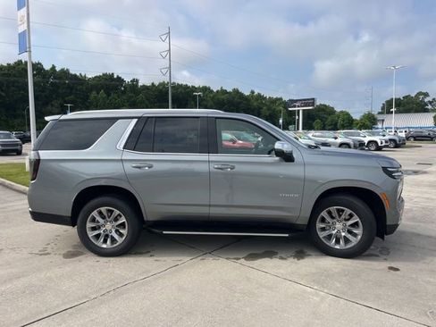 Used 2025 Chevrolet Tahoe Premier RWD image 11