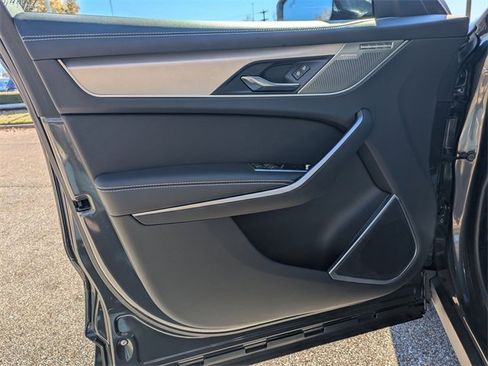 Used 2026 Jaguar F-PACE R-Dynamic S image 23