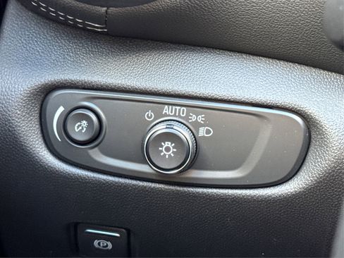 Certified 2025 Chevrolet Blazer LT image 23