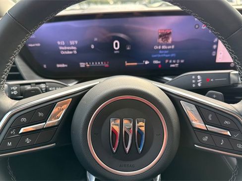 Used 2024 Buick Envision Preferred image 36