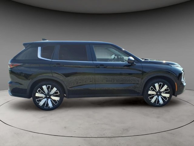 Used 2025 Mitsubishi Outlander SE AWD/4WD image 6