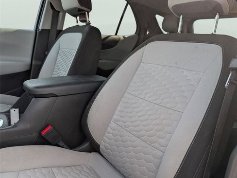 Used 2021 Chevrolet Equinox LS w/ LS Convenience Package image 11