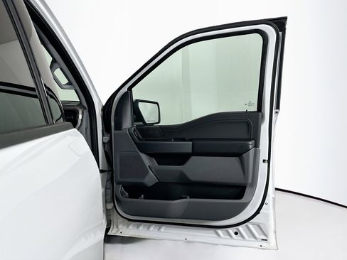 Used 2024 Ford F150 XLT w/ Equipment Group 302A MID image 32