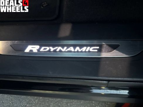 Used 2018 Land Rover Range Rover Velar R-Dynamic HSE AWD/4WD image 32