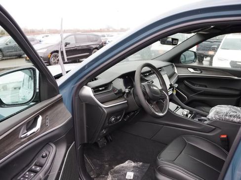 New 2026 Jeep Grand Cherokee L Limited AWD/4WD image 10