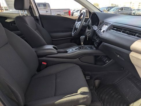 Used 2016 Honda HR-V LX image 31