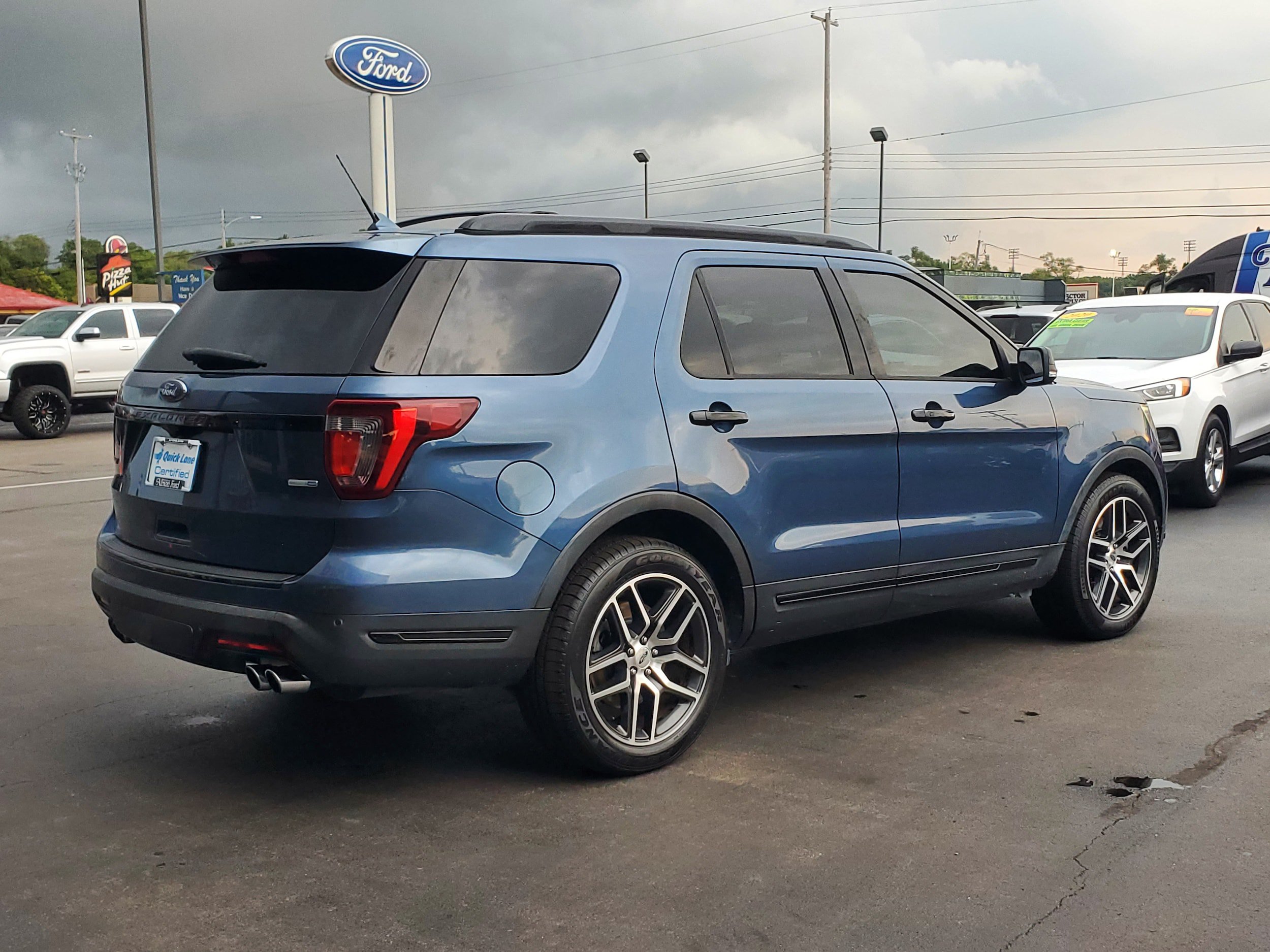Used 2018 Ford Explorer Sport w/ Equipment Group 401A AWD/4WD image 4