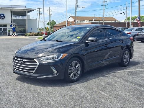 Used 2018 Hyundai Elantra Value Edition w/ Cargo Package FWD image 3